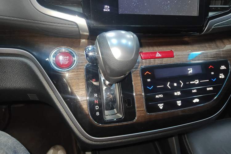 Used Honda Odyssey 2017 2.4L Smart Edition Gear Lever