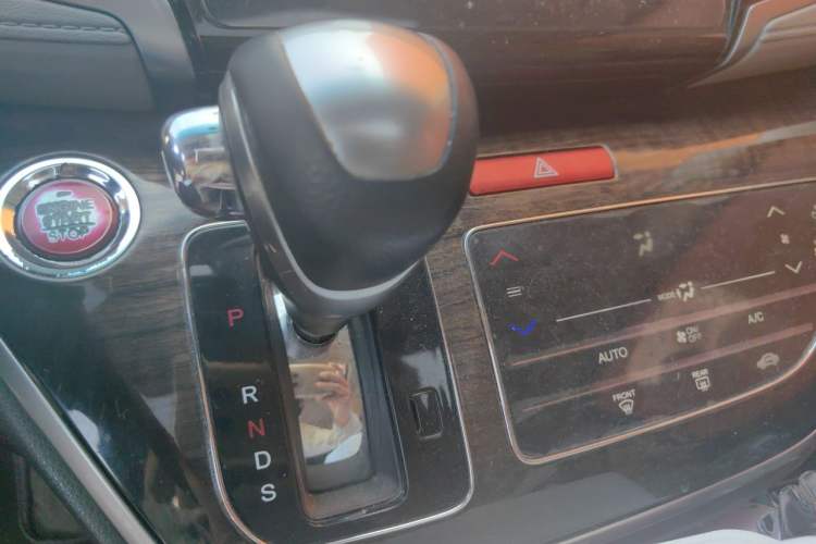 Used Honda Odyssey 2017 2.4L Luxury Edition Gear Lever