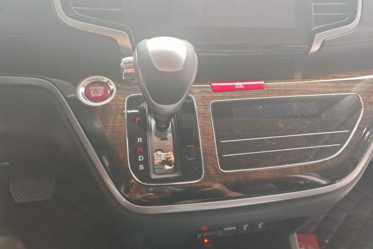 Used Honda Odyssey 2017 2.4L Smart Edition Gear Lever