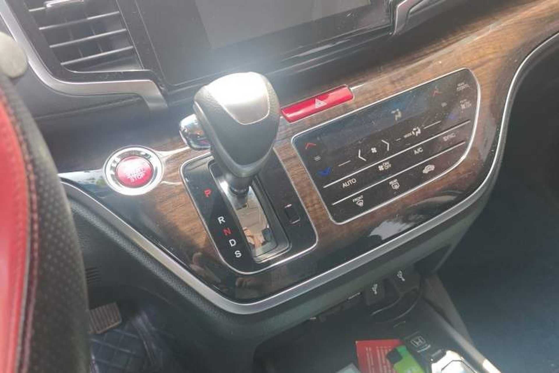 Used Honda Odyssey 2017 2.4L Smart Edition Gear Lever