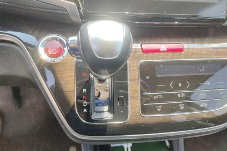 Used Honda Odyssey 2017 2.4L Smart Edition Gear Lever