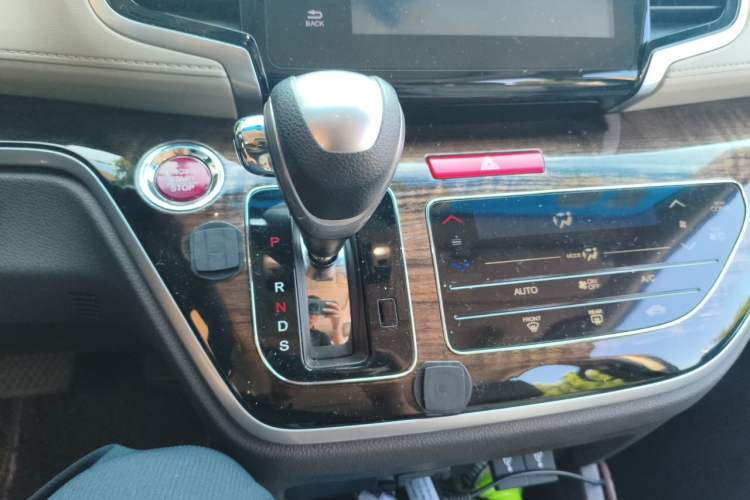 Used Honda Odyssey 2017 2.4L Luxury Edition Gear Lever