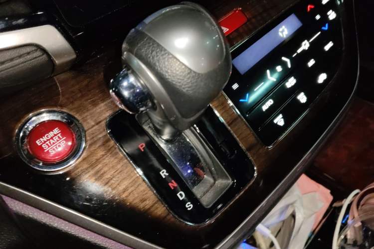 Used Honda Odyssey 2017 2.4L Smart Edition Gear Lever