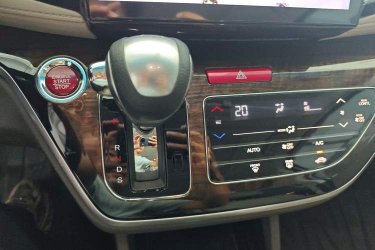 Used Honda Odyssey 2017 2.4L Luxury Edition Gear Lever