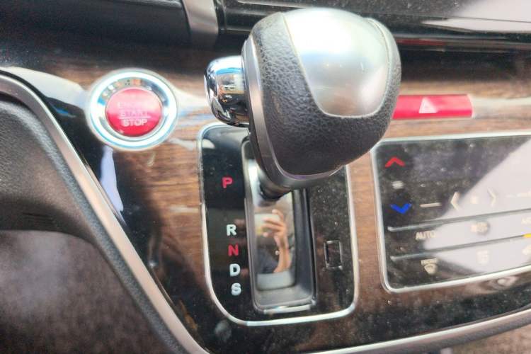 Used Honda Odyssey 2017 2.4L Smart Edition Gear Lever