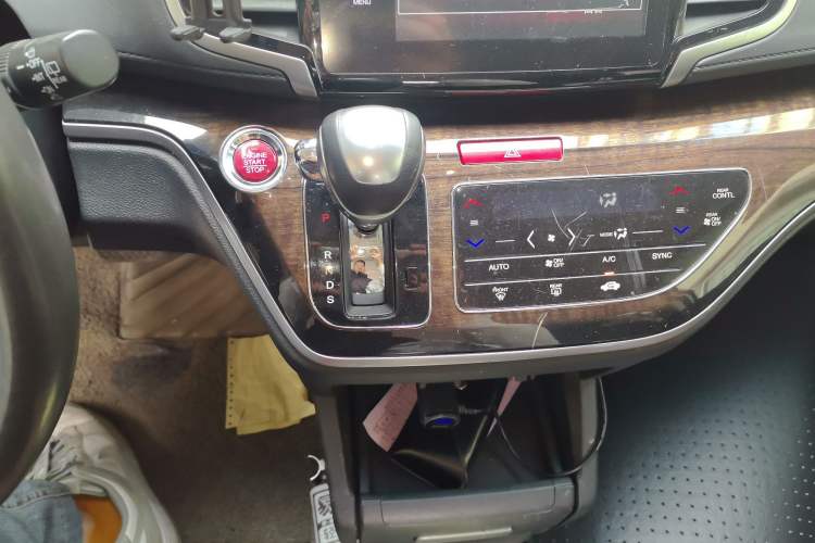 Used Honda Odyssey 2017 2.4L Smart Edition Gear Lever