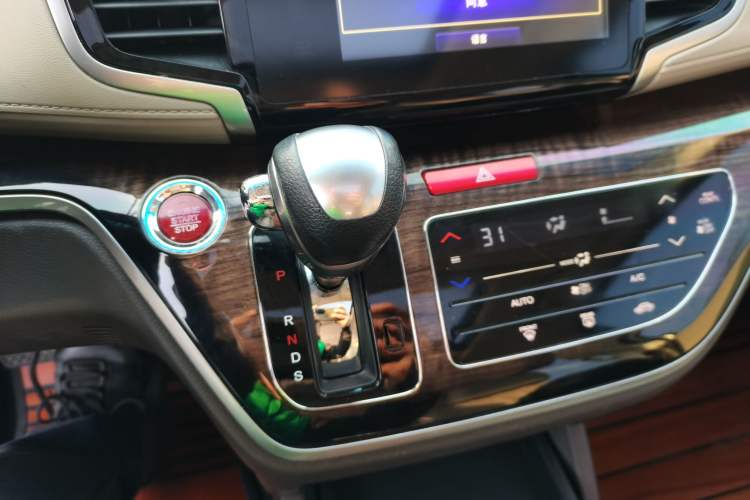Used Honda Odyssey 2017 2.4L Luxury Edition Gear Lever