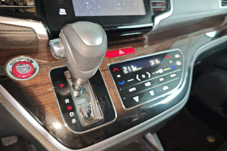 Used Honda Odyssey 2017 2.4L Smart Edition Gear Lever