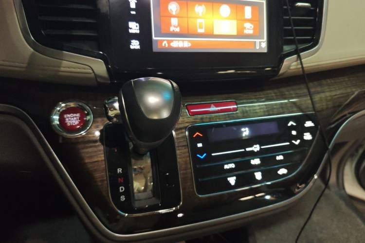 Used Honda Odyssey 2017 2.4L Luxury Edition Gear Lever