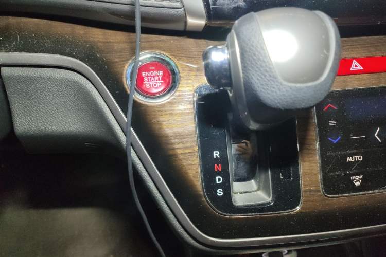 Used Honda Odyssey 2017 2.4L Smart Edition Gear Lever