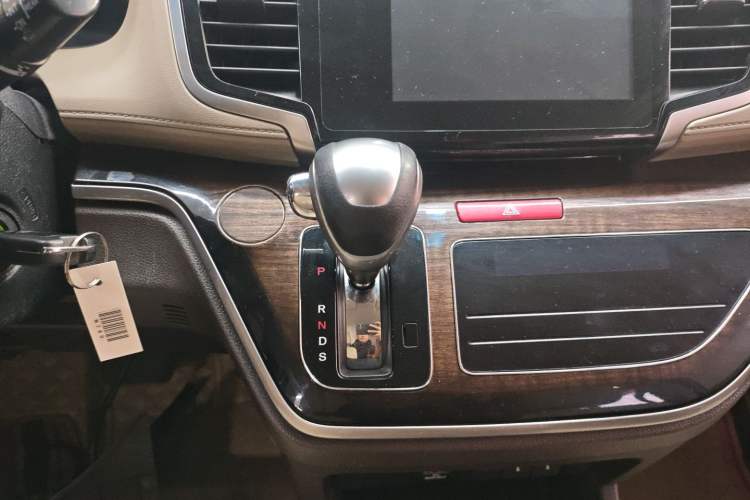 Used Honda Odyssey 2017 2.4L Comfort Edition Gear Lever