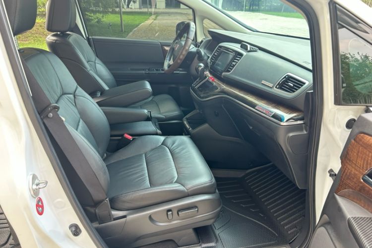 Used Honda Odyssey 2017 2.4L Smart Edition Interior 10