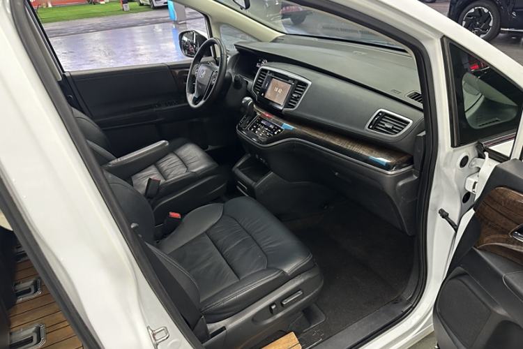 Used Honda Odyssey 2017 2.4L Smart Edition Interior 15