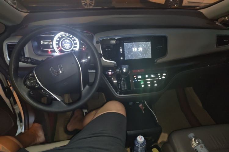 Used Honda Odyssey 2017 2.4L Luxury Edition Interior 2