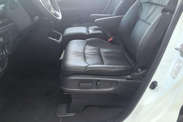 Used Honda Odyssey 2017 2.4L Smart Edition Interior 2