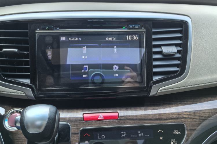 Used Honda Odyssey 2017 2.4L Luxury Edition Interior 2
