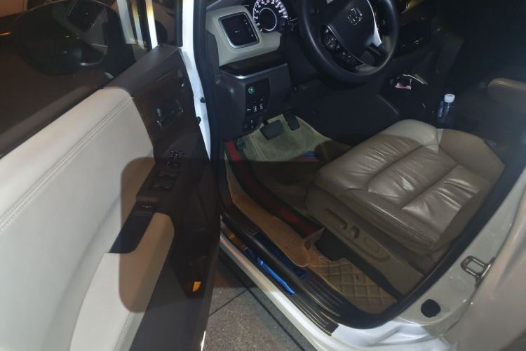Used Honda Odyssey 2017 2.4L Luxury Edition Interior 3