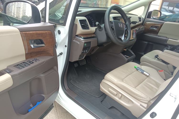 Used Honda Odyssey 2017 2.4L Luxury Edition Interior 3