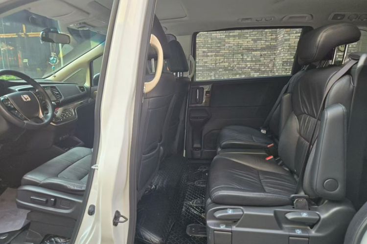 Used Honda Odyssey 2017 2.4L Smart Edition Interior 3