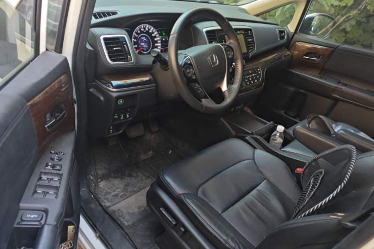 Used Honda Odyssey 2017 2.4L Smart Edition Interior 3