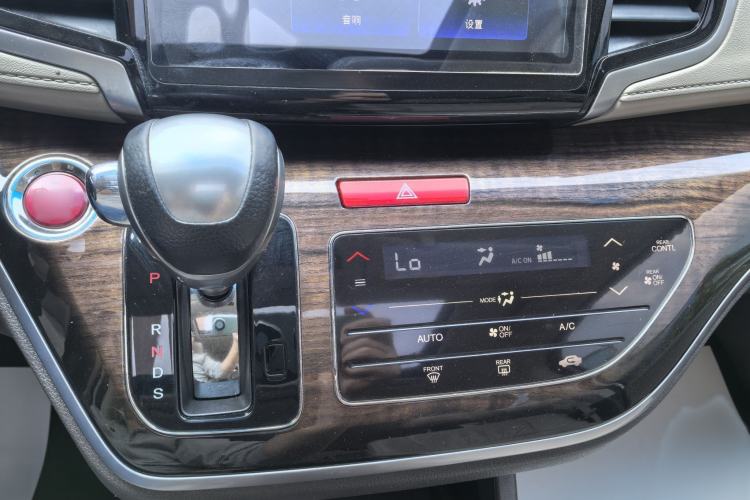 Used Honda Odyssey 2017 2.4L Luxury Edition Interior 3
