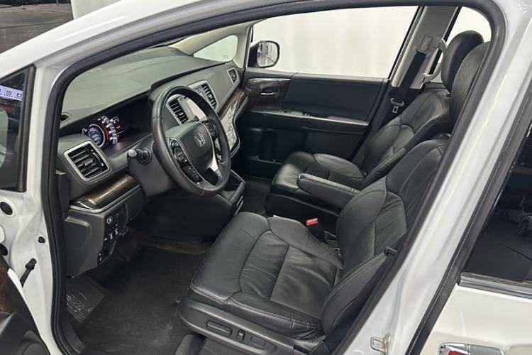 Used Honda Odyssey 2017 2.4L Smart Edition Interior 4