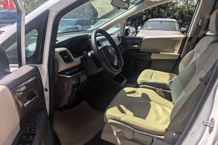 Used Honda Odyssey 2017 2.4L Comfort Edition Interior 4
