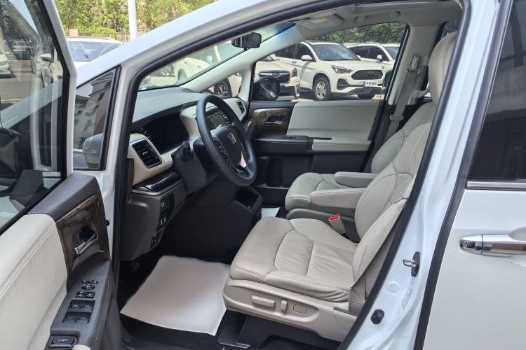 Used Honda Odyssey 2017 2.4L Luxury Edition Interior 4