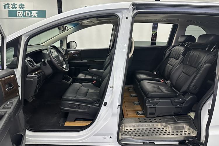 Used Honda Odyssey 2017 2.4L Smart Edition Interior 5