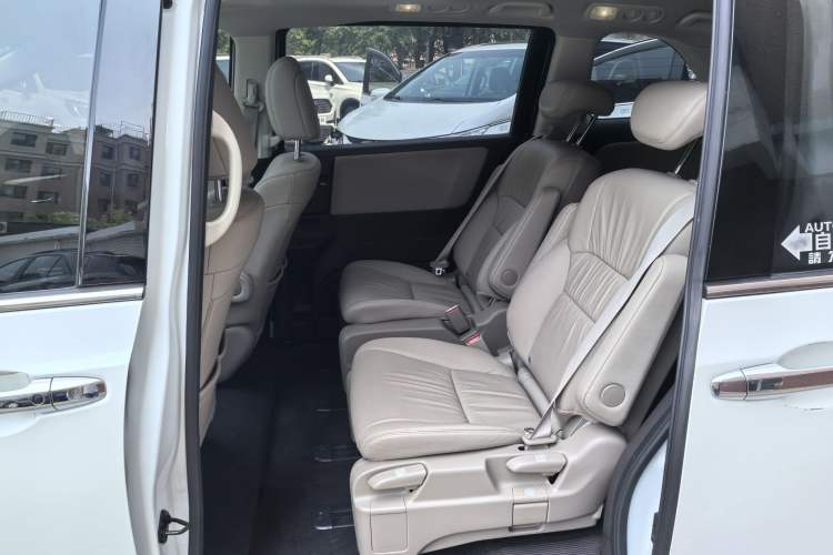Used Honda Odyssey 2017 2.4L Luxury Edition Interior 5