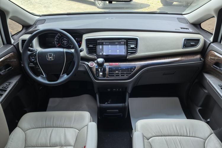 Used Honda Odyssey 2017 2.4L Luxury Edition Interior 7