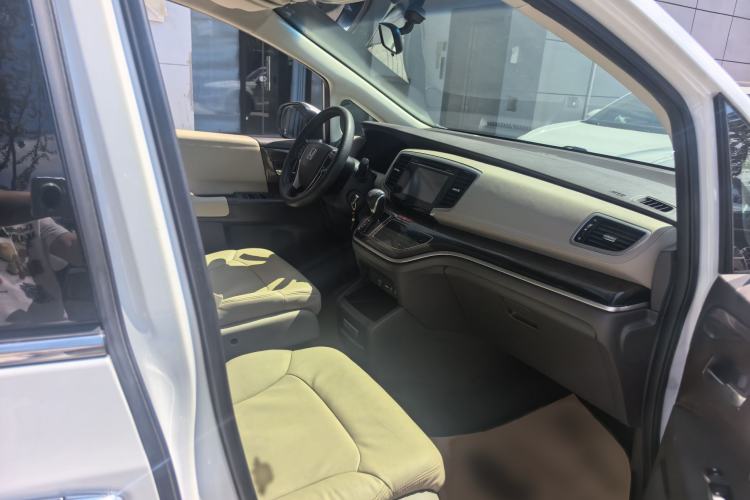 Used Honda Odyssey 2017 2.4L Comfort Edition Interior 9