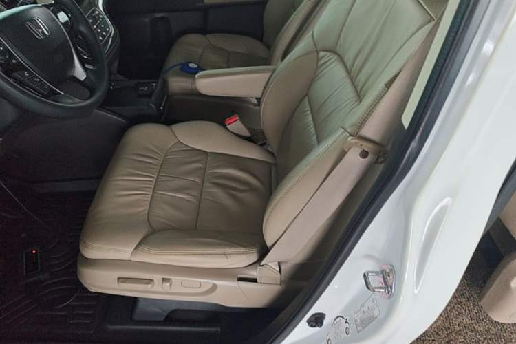 Used Honda Odyssey 2017 2.4L Luxury Edition Left Front Seat