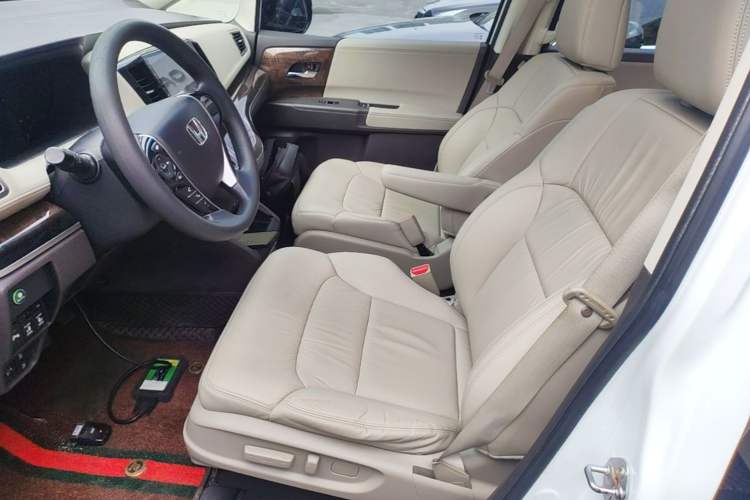 Used Honda Odyssey 2017 2.4L Luxury Edition Left Front Seat
