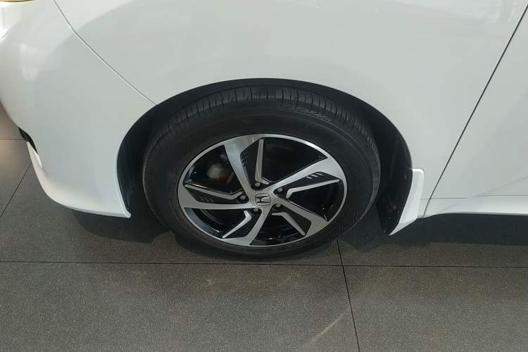 Used Honda Odyssey 2017 2.4L Smart Edition Left Front Wheel Hub
