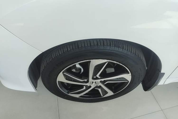 Used Honda Odyssey 2017 2.4L Smart Edition Left Front Wheel Hub