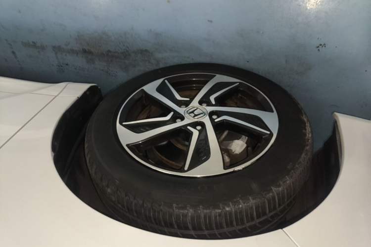 Used Honda Odyssey 2017 2.4L Smart Edition Left Front Wheel Hub