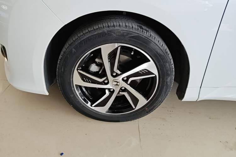 Used Honda Odyssey 2017 2.4L Smart Edition Left Front Wheel Hub