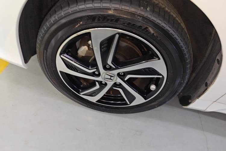 Used Honda Odyssey 2017 2.4L Smart Edition Left Front Wheel Hub