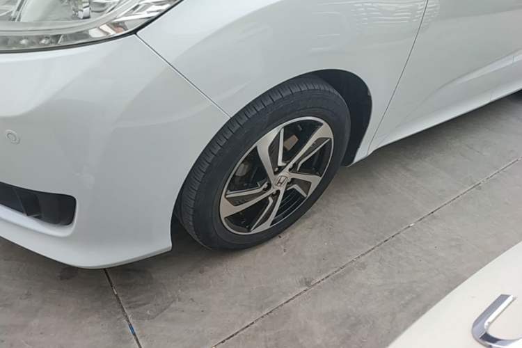 Used Honda Odyssey 2017 2.4L Luxury Edition Left Front Wheel Hub