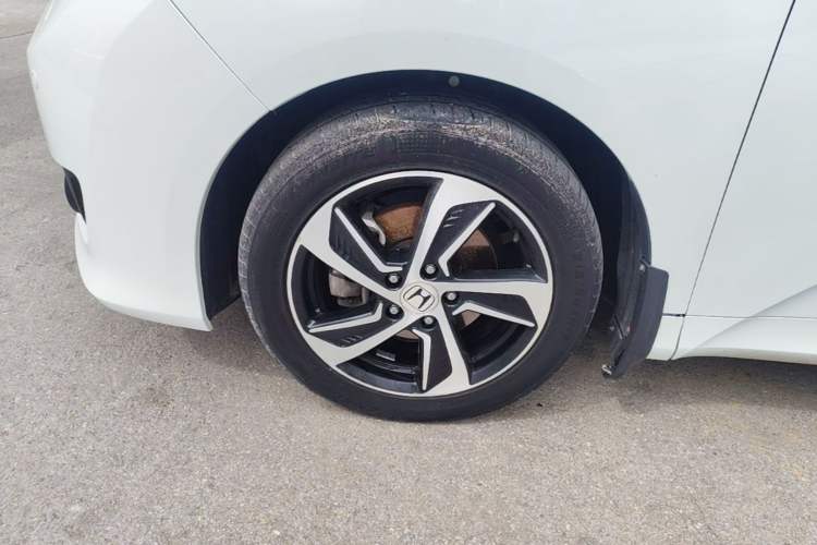 Used Honda Odyssey 2017 2.4L Luxury Edition Left Front Wheel Hub