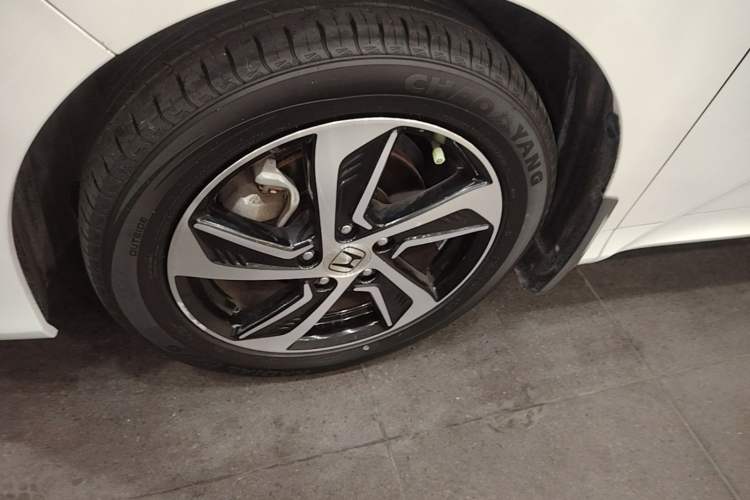 Used Honda Odyssey 2017 2.4L Luxury Edition Left Front Wheel Hub
