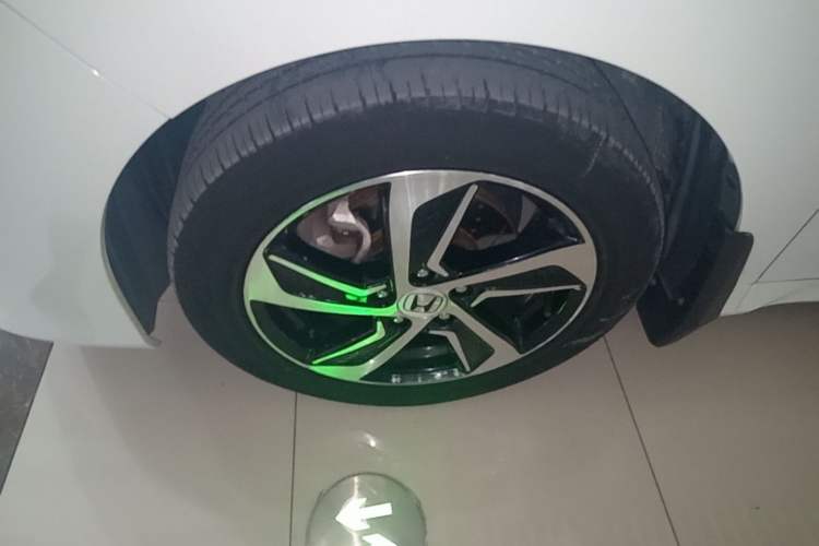 Used Honda Odyssey 2017 2.4L Smart Edition Left Front Wheel Hub