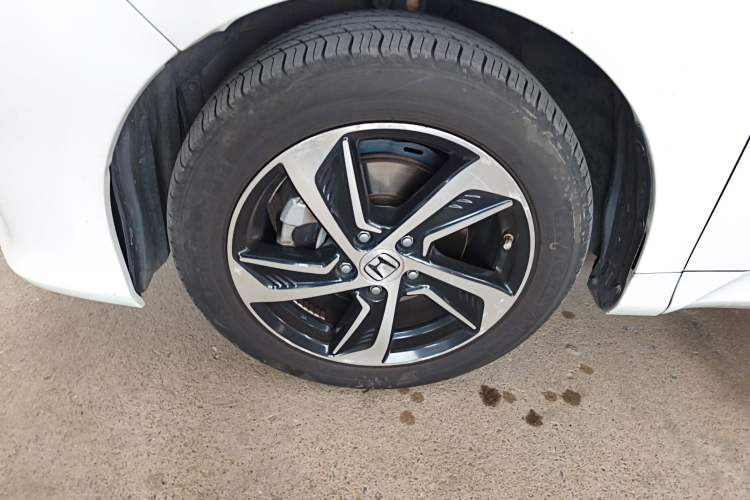 Used Honda Odyssey 2017 2.4L Luxury Edition Left Front Wheel Hub