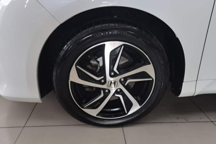 Used Honda Odyssey 2017 2.4L Smart Edition Left Front Wheel Hub