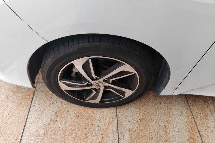 Used Honda Odyssey 2017 2.4L Luxury Edition Left Front Wheel Hub