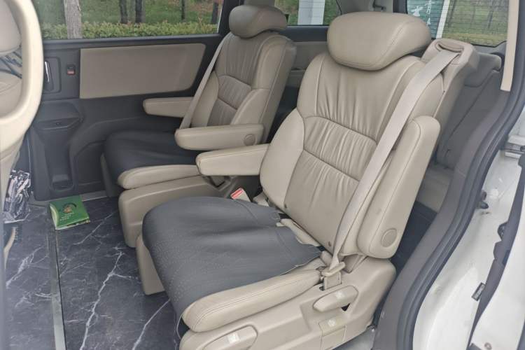 Used Honda Odyssey 2017 2.4L Luxury Edition Left Rear Seat