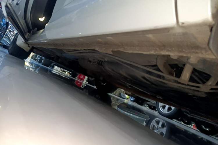 Used Honda Odyssey 2017 2.4L Luxury Edition Left Side Sill