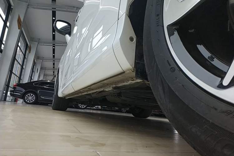 Used Honda Odyssey 2017 2.4L Luxury Edition Left Side Sill