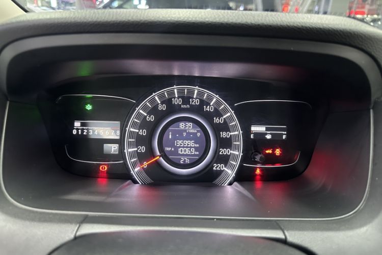 Used Honda Odyssey 2017 2.4L Smart Edition Odometer Close Up